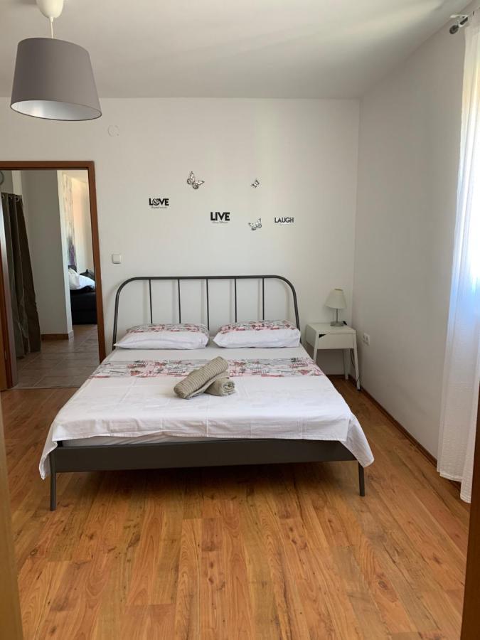 Apartmani Maksan Pakoštane Εξωτερικό φωτογραφία